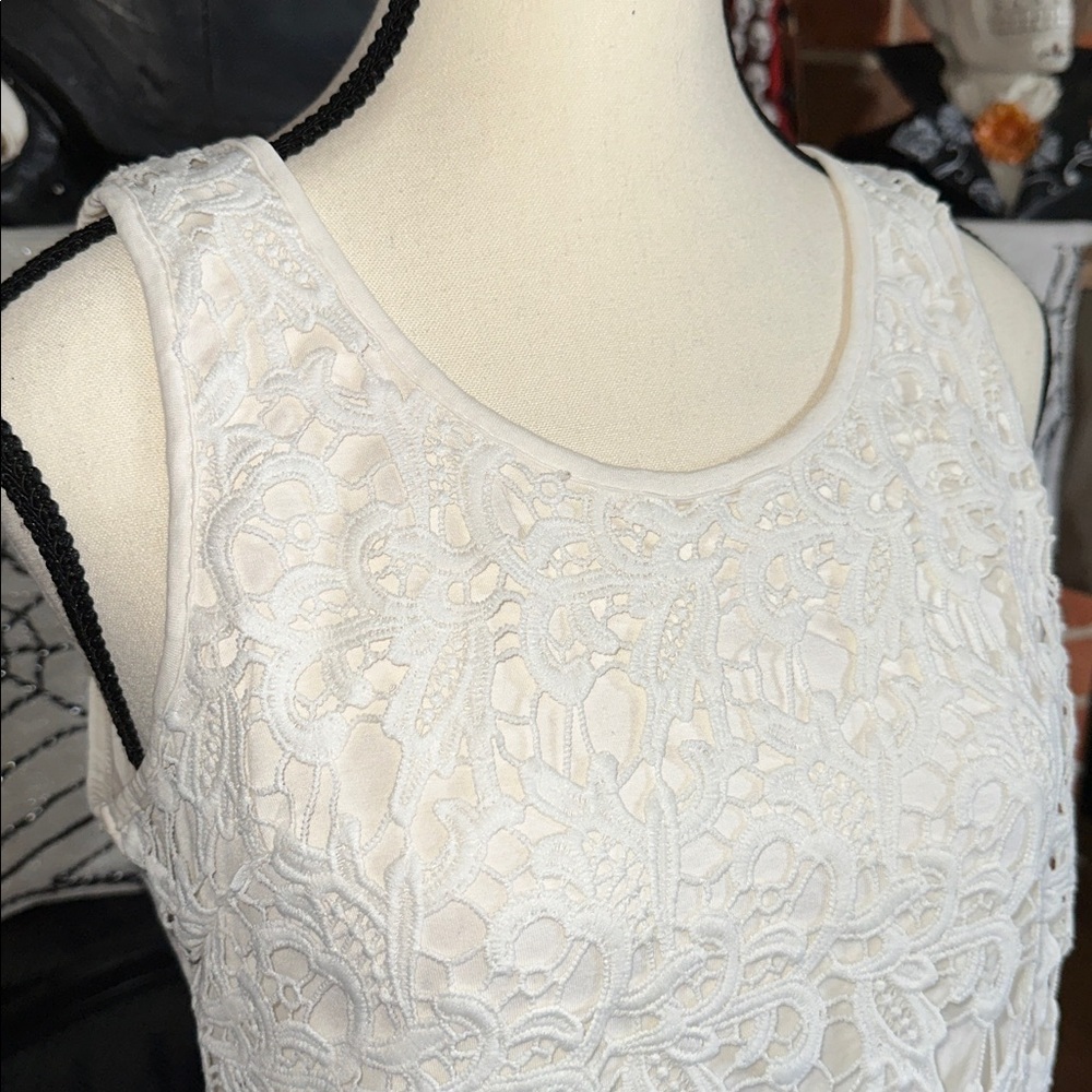 Solitaire Chic White Crochet Top - image 3